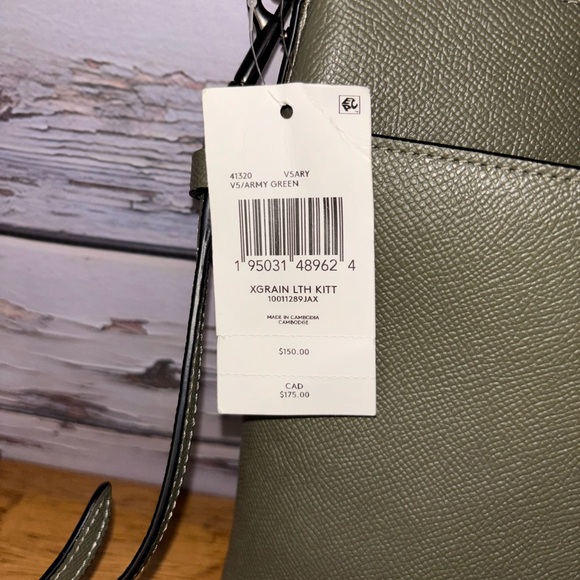 Coach Kitt messenger crossbody bag. - Picture 7 of 9
